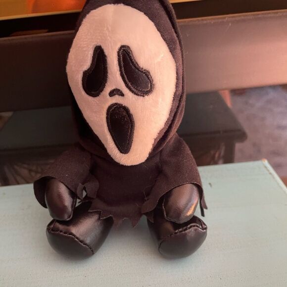 Kidrobot Scream Ghost Face Plush 6 inch Doll - Picture 10 of 12